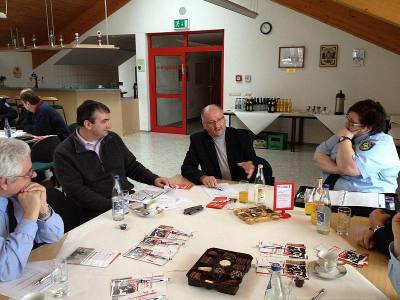 Demokratiestammtisch in Saalfeld_13602284595636.jpg