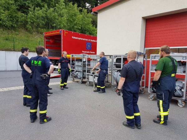 Übung Dekonzug des Lkr Saalfeld-Rudolstadt